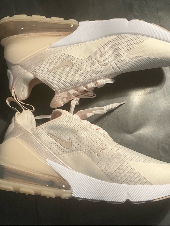 ‼️NEW Nike Air Max 270 Womens Sneakers - Picture 4 of 5